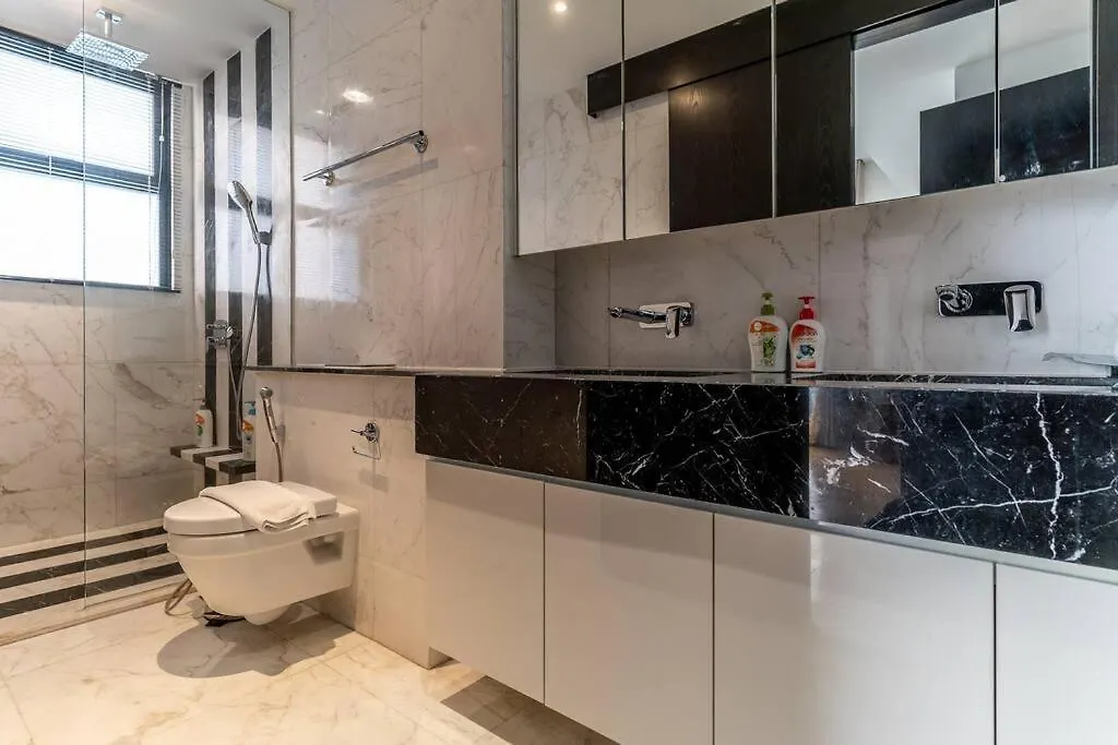 Luxury Living In The Heart Of D1/3Br/Infinity Pool Apartment Ho Chi Minh City