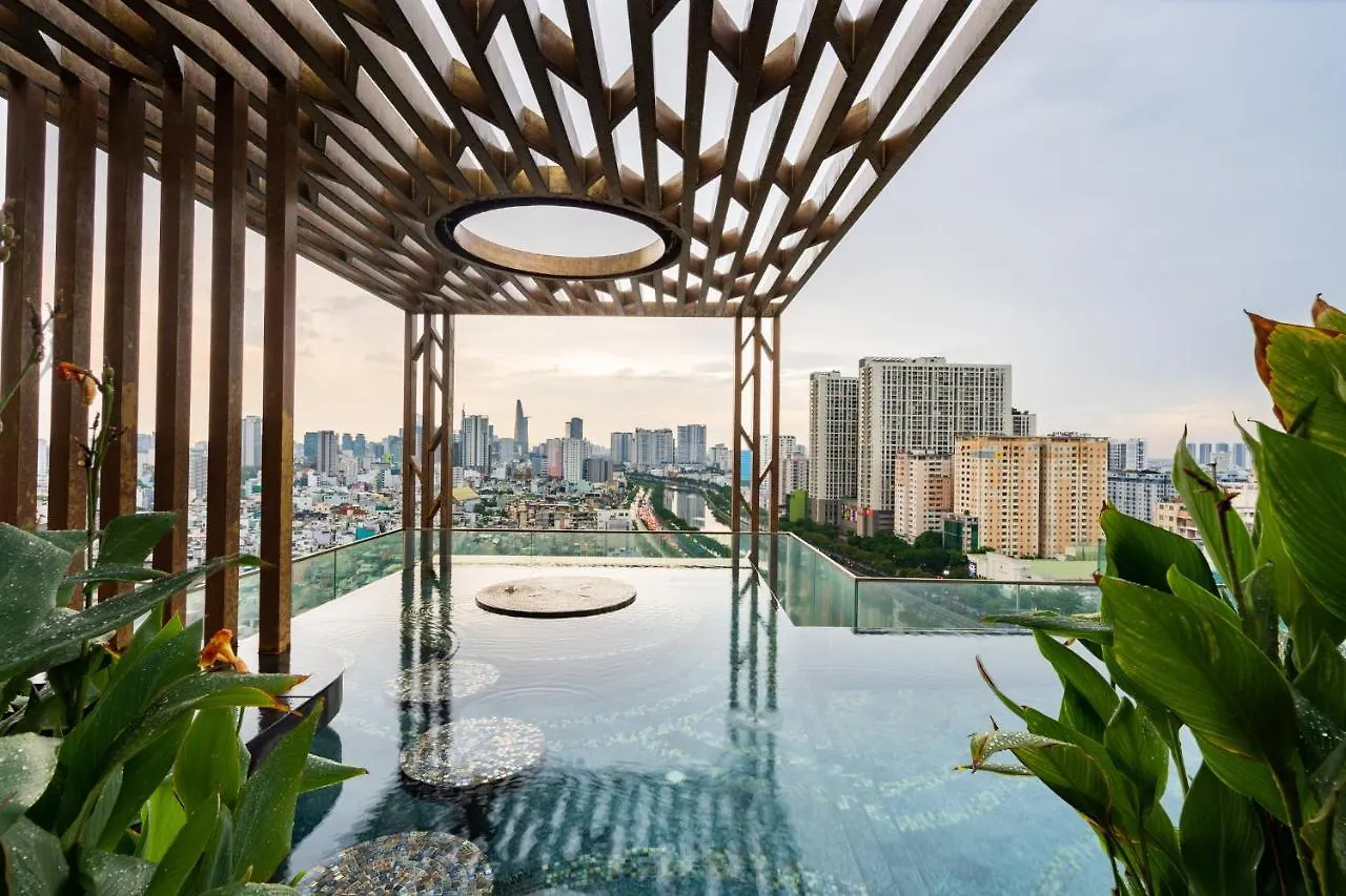 Luxury Living In The Heart Of D1/3Br/Infinity Pool Apartment Ho Chi Minh City