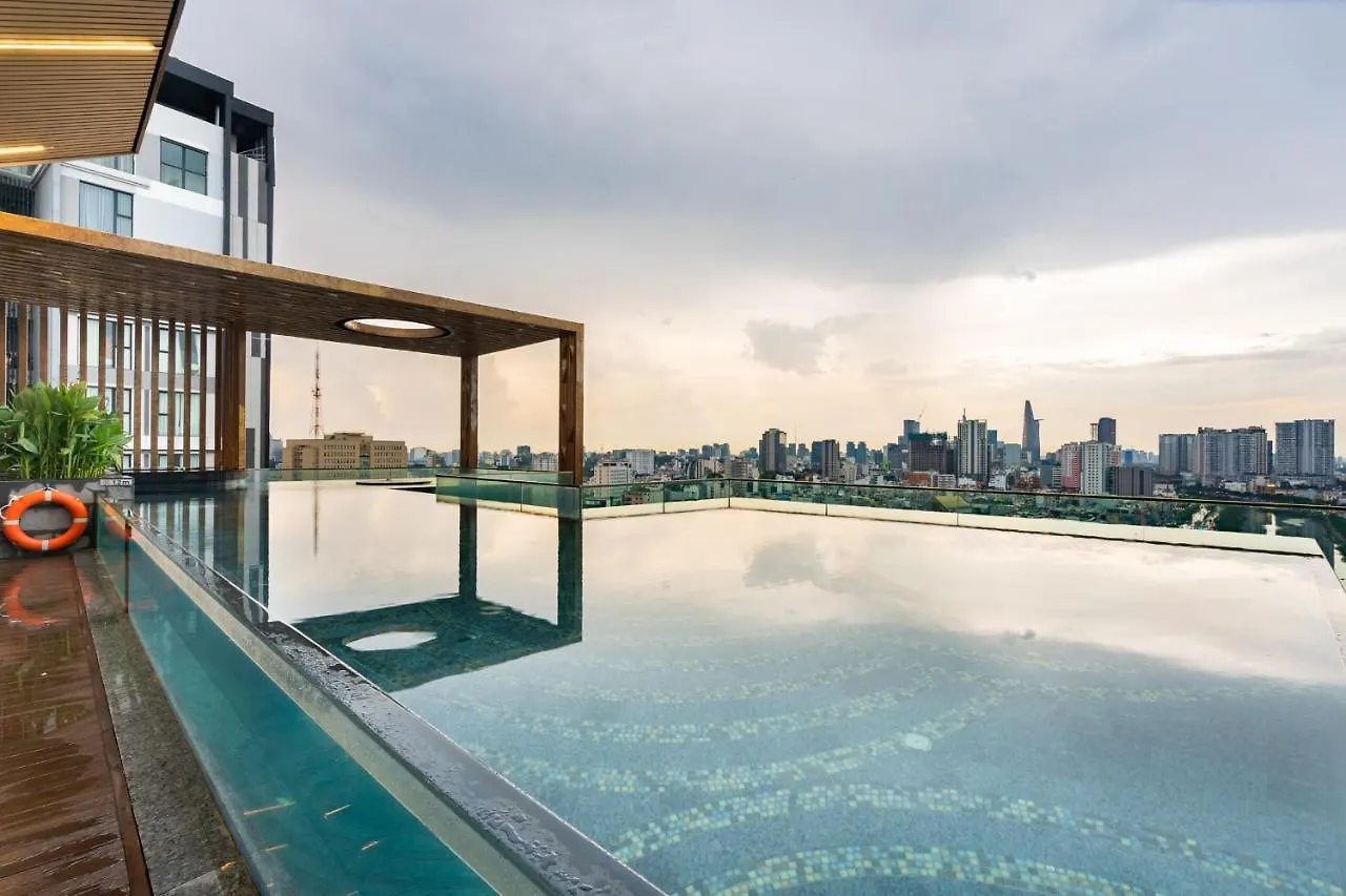 Luxury Living In The Heart Of D1/3Br/Infinity Pool Apartment Ho Chi Minh City