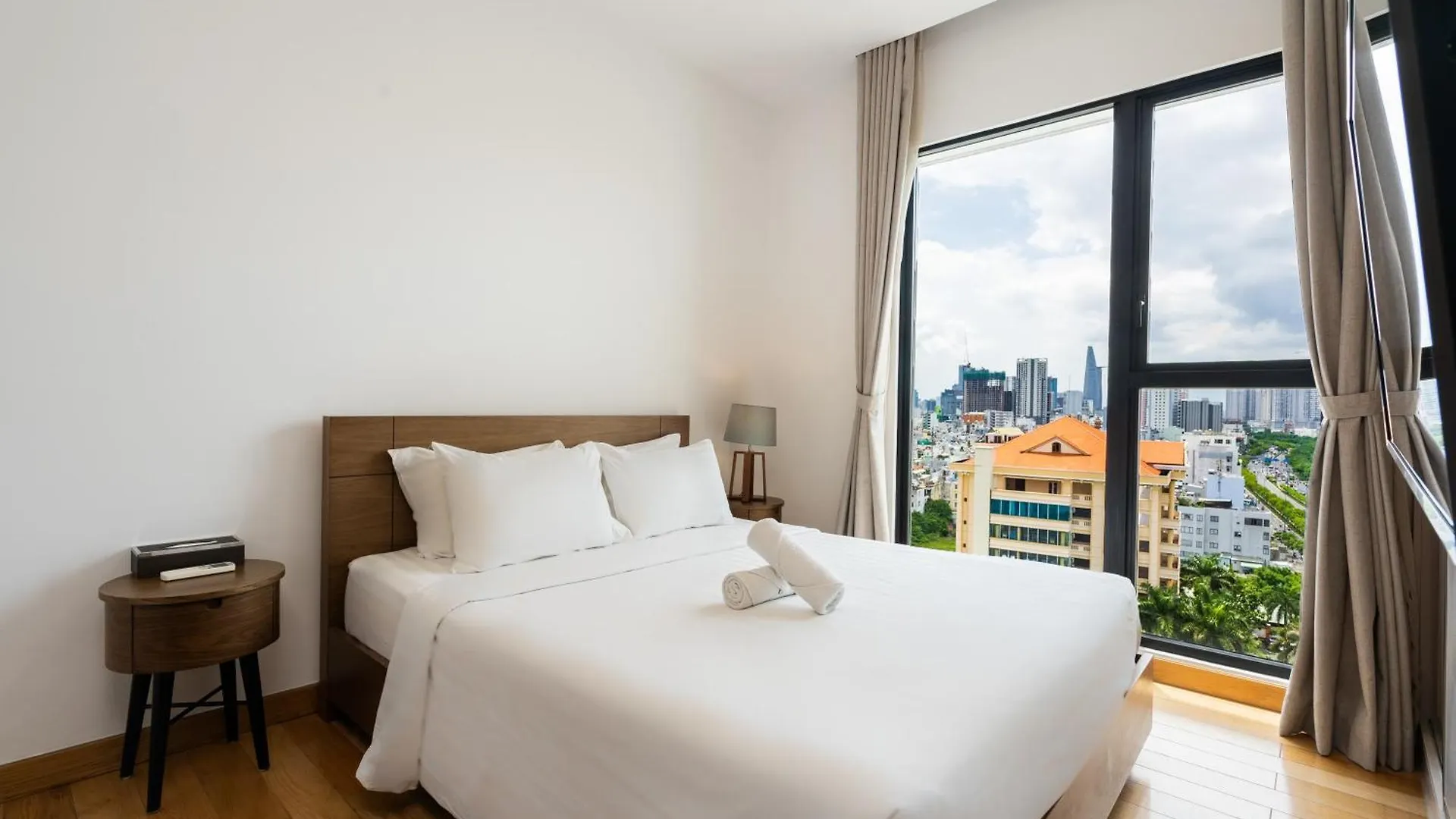 Luxury Living In The Heart Of D1/3Br/Infinity Pool Apartment Ho Chi Minh City Vietnam
