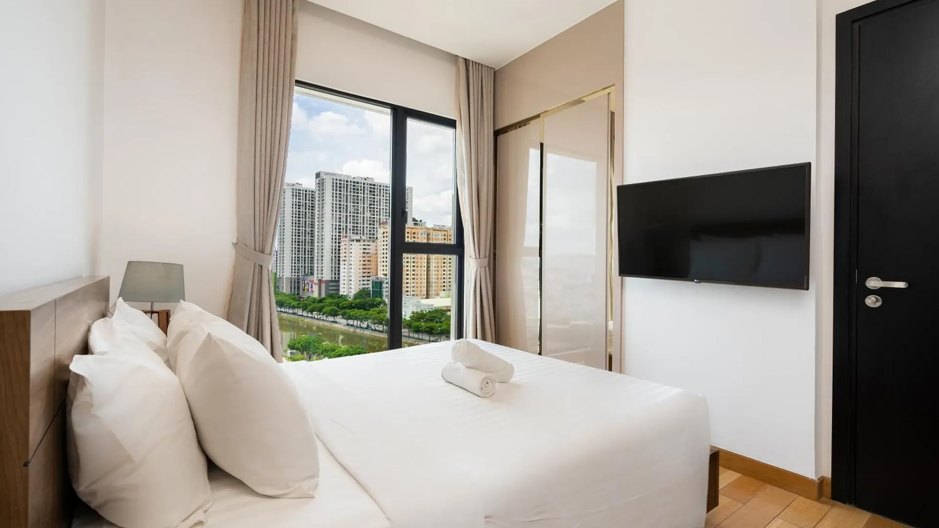 Luxury Living In The Heart Of D1/3Br/Infinity Pool Apartment Ho Chi Minh City 0*,