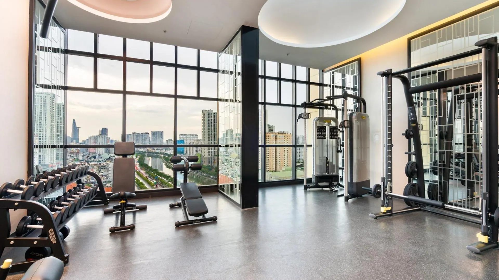 Luxury Living In The Heart Of D1/3Br/Infinity Pool Apartment Ho Chi Minh City